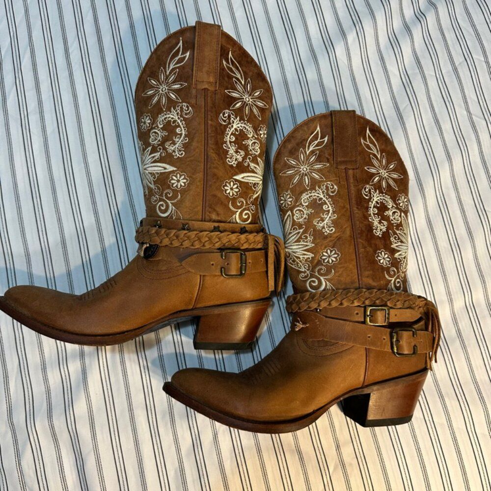 Shyanne Cowgirl Leather Boots Size 8.5 B